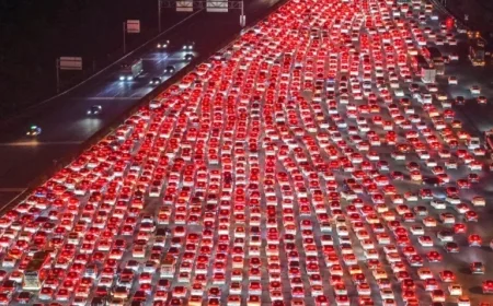 Massive Traffic Jam at China’s Largest Toll Station