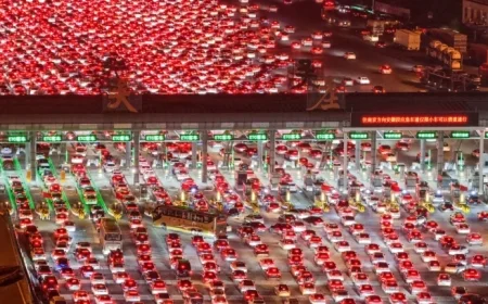 Endless Traffic Jams on Chinese Highway Lasting Nearly 24 Hours