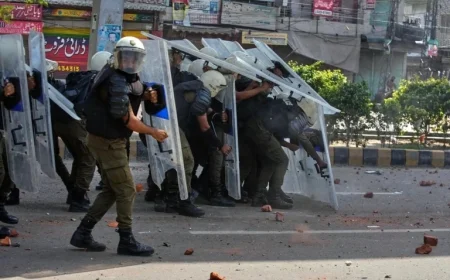 Arrests Made at Pro-Palestinian Protest as Violence Escalates in Lahore Pakistan