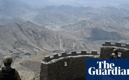 Intense Clashes Erupt at Pakistan-Afghanistan Border