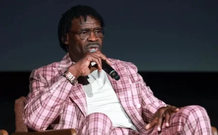 Michael Irvin Stands Up for Deion Sanders and Their Era Against Podcaster’s Criticism