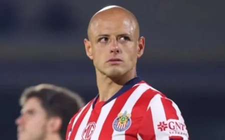 Ex-America Player Defends Chicharito with Strong Words Amidst Chivas Controversy