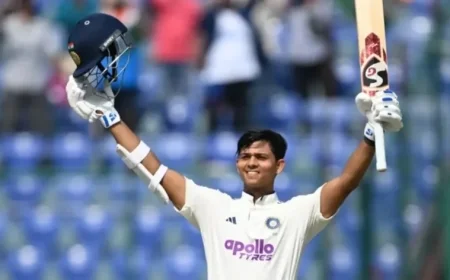 Sunil Gavaskar Proudly Embraces Grandfather Role After Yashasvi Jaiswal’s Stunning 175 Against West Indies