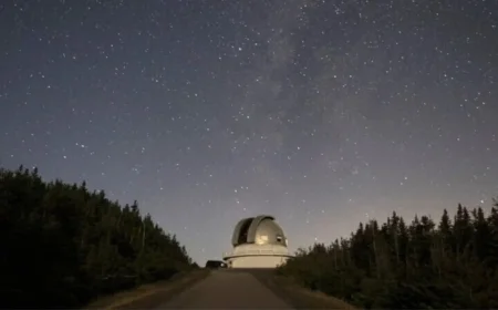 Quebec Turns Off Its Lights to Illuminate the Stars