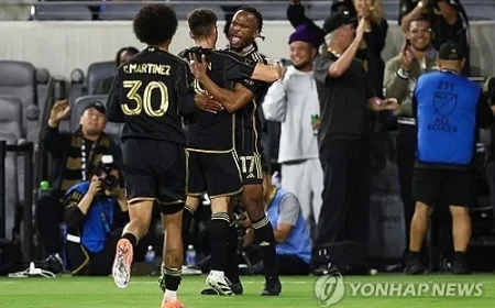 LAFC Dominates Toronto 2-0 Without Star Duo Extends Winning Streak to Six in MLS