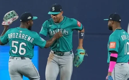 Mariners Dominate Blue Jays as ‘Big Dumper’ Homers in ALCS Game 1 Victory