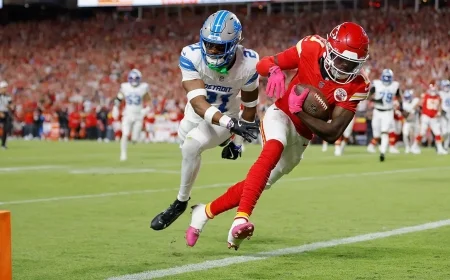 Chiefs vs Raiders Kickoff Time: Week 7 at Arrowhead Locks in Early