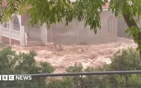 Floods in Catalonia Leave Drivers Stranded in Vehicles