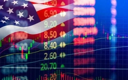 Nasdaq Forecast October 10th: Strategic Dip Buyers Eye Crucial Support Levels with Video Insight