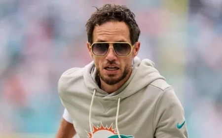 Dolphins Coach Mike McDaniel Criticizes Tua Tagovailoa for Publicly Calling Out Teammates Saying It’s Inappropriate
