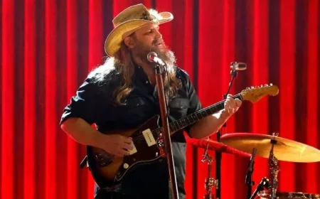 Chris Stapleton Postpones Weekend Shows Due to Health Concerns