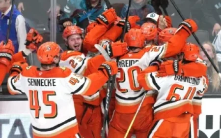 Naomi Osaka Overcomes Injury Scare to Defeat Defending Champion Lamens in Thrilling Osaka Match