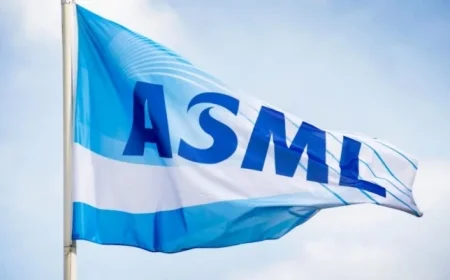 ASML Impresses Investors with Surge in New Orders
