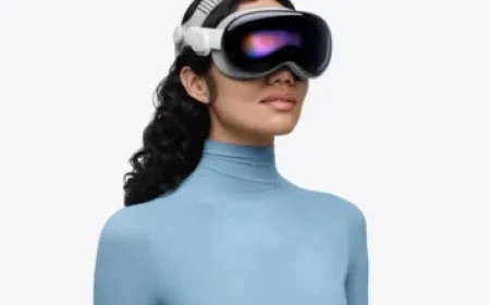 Apple Vision Pro Enhanced with M5 Chip and Dual Knit Band Upgrade