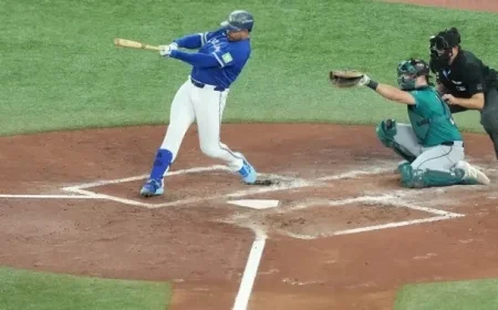 Jays Star Slugger Santander Returns to Lineup for Pivotal Game 3