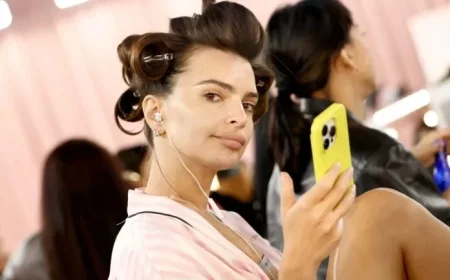 Emily Ratajkowski Stuns at the 2025 Victoria’s Secret Fashion Show