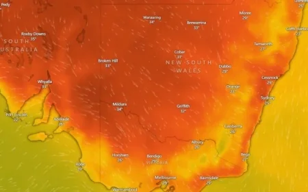 Sydney set to break October heat record while Melbourne experiences a short heatwave