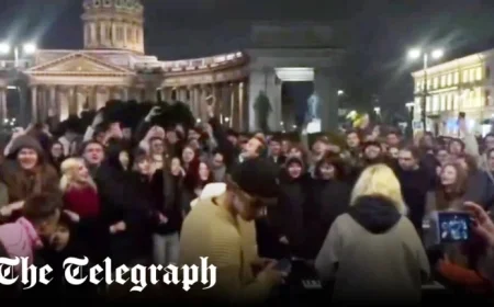 Massive Crowds in St Petersburg Call for Putin’s Overthrow Through Song