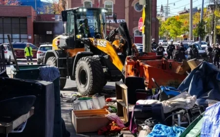 Watch Now: Toronto dismantles homeless camp in Kensington Market