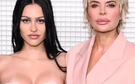 Lisa Rinna’s Reaction to Daughter Amelia Gray’s Bold Victoria’s Secret Fashion Show Outfit