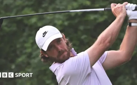 Tommy Fleetwood Takes the Lead at DP World India Championship as Rory McIlroy Mounts a Rally