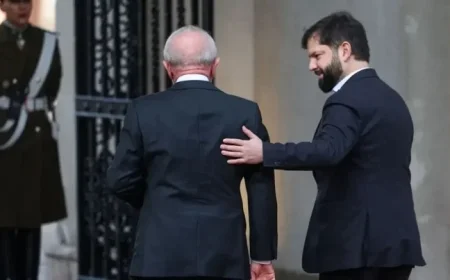 Rightward Political Shift Looms in South America as Pink Tide Recedes