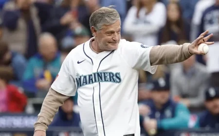 Mariners Icon Jamie Moyer Kicks Off ALCS Game 4 with First Pitch