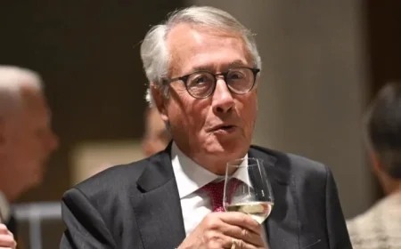 Labor heavyweight stuns with unexpected announcement