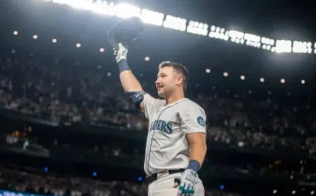 Randy Johnson Highlights Critical Flaw in Cal Raleigh’s Game as Blue Jays Strengthen Hold on ALCS Title