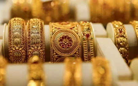 Gold Futures Soar to Unprecedented ₹1.32 Lakh per 10g as Global Concerns Rise
