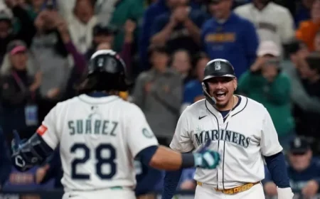 Suarez’s Tiebreaking Grand Slam Powers Mariners Past Blue Jays in Thrilling Game 5 Victory