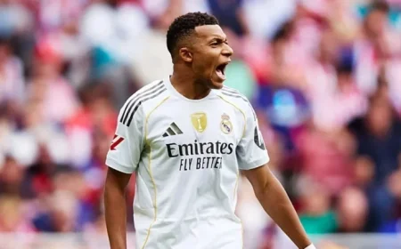 La Liga Stars Unite in Historic Protest During Barcelona Villarreal Match