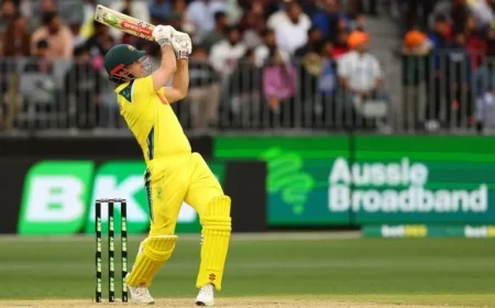 Cricket Fan Catches Mitchell Marsh’s Six Despite Being Hit in Thrilling AUS vs IND 2025 1st ODI (Watch Video)