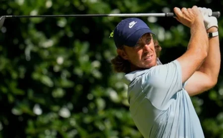 Fleetwood in Command While McIlroy Fights to Remain Competitive at India Championship