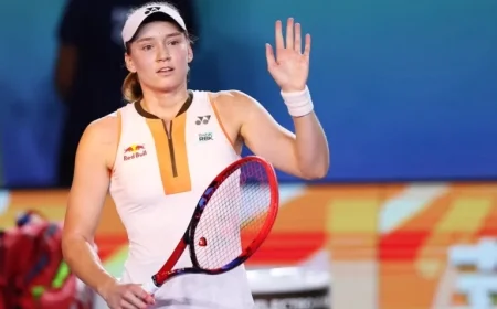 Elena Rybakina Secures Significant WTA Finals Advantage with Victory Against Jasmine Paolini