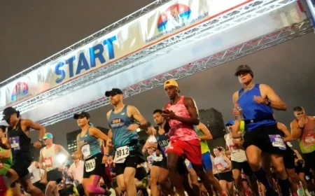 Detroit marathon 2025 kicks off as runners hit the starting line