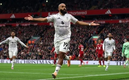 Stunning Lead for Man United Against Liverpool in Premier League Thriller