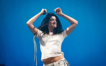 Lorde and Charli XCX Dazzle Fans with ‘Work it Out on the Remix’ Collaboration at L.A. Ultrasound Tour