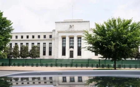 Fed Prepared for Rate Cuts Amid Concerns Over US Data Void