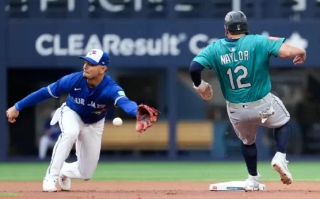 Discover How Mariners’ Josh Naylor Excels in Stealing Bases Despite Slow Speed
