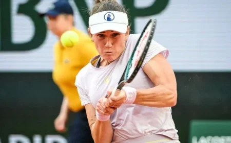 Polish Tennis Star Rallies from the Brink of Defeat to Turn the Match Around
