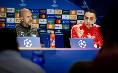 USMNT Star Sergiño Dest Remains on Bench for PSV vs Napoli in Champions League Due to Tardiness