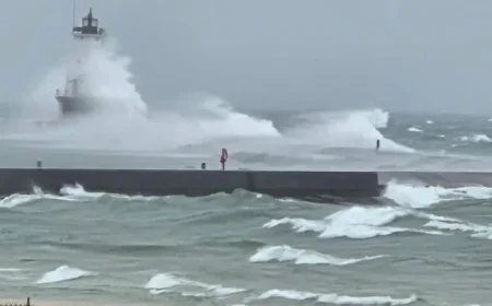 Ludington Area Alert: Gale Warning Persists