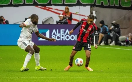 SGE Kicks Off Without Striker Against Liverpool