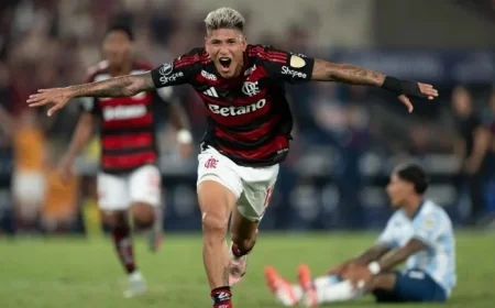 Jorge Carrascal Shines as Key Player and Leads Flamengo to Victory in Packed Maracanã Libertadores Clash