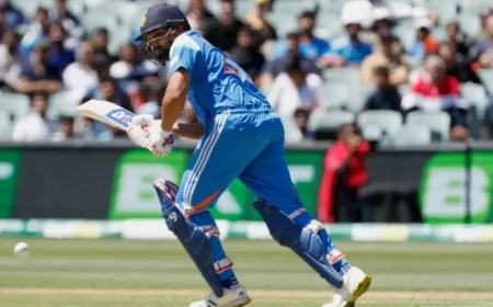 India vs Australia 2nd ODI Live Score: Rohit Sharma and Shreyas Iyer Drive India to 86/2 in 20 Overs