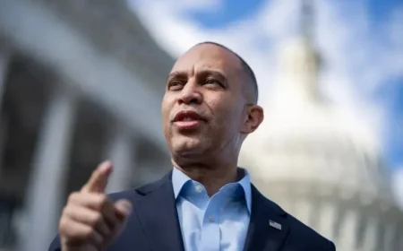 Hakeem Jeffries Endorses New York Mayor Candidate: Report