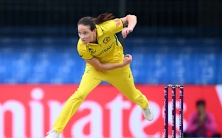 LIVE: Australia Battles Proteas in Crucial CWC25 Top-Ranking Clash