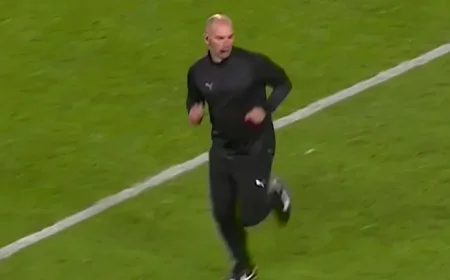 Brentford vs Liverpool Match Halted as Referee Injury Causes Second Half Delay and Replacement