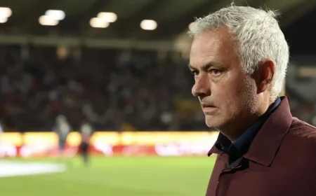 Mourinho and Team Cast Votes at Seixal House
